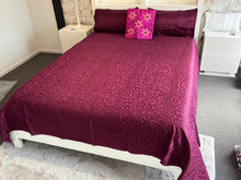 Load image into Gallery viewer, Chenille bedsheets with two pillowcases