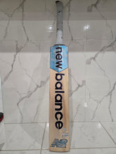 Load image into Gallery viewer, New Balance DC-590 English Willow Bat