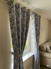 Load image into Gallery viewer, Printed curtain (pair)
