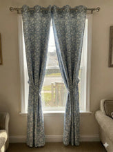 Load image into Gallery viewer, Printed curtain (pair)

